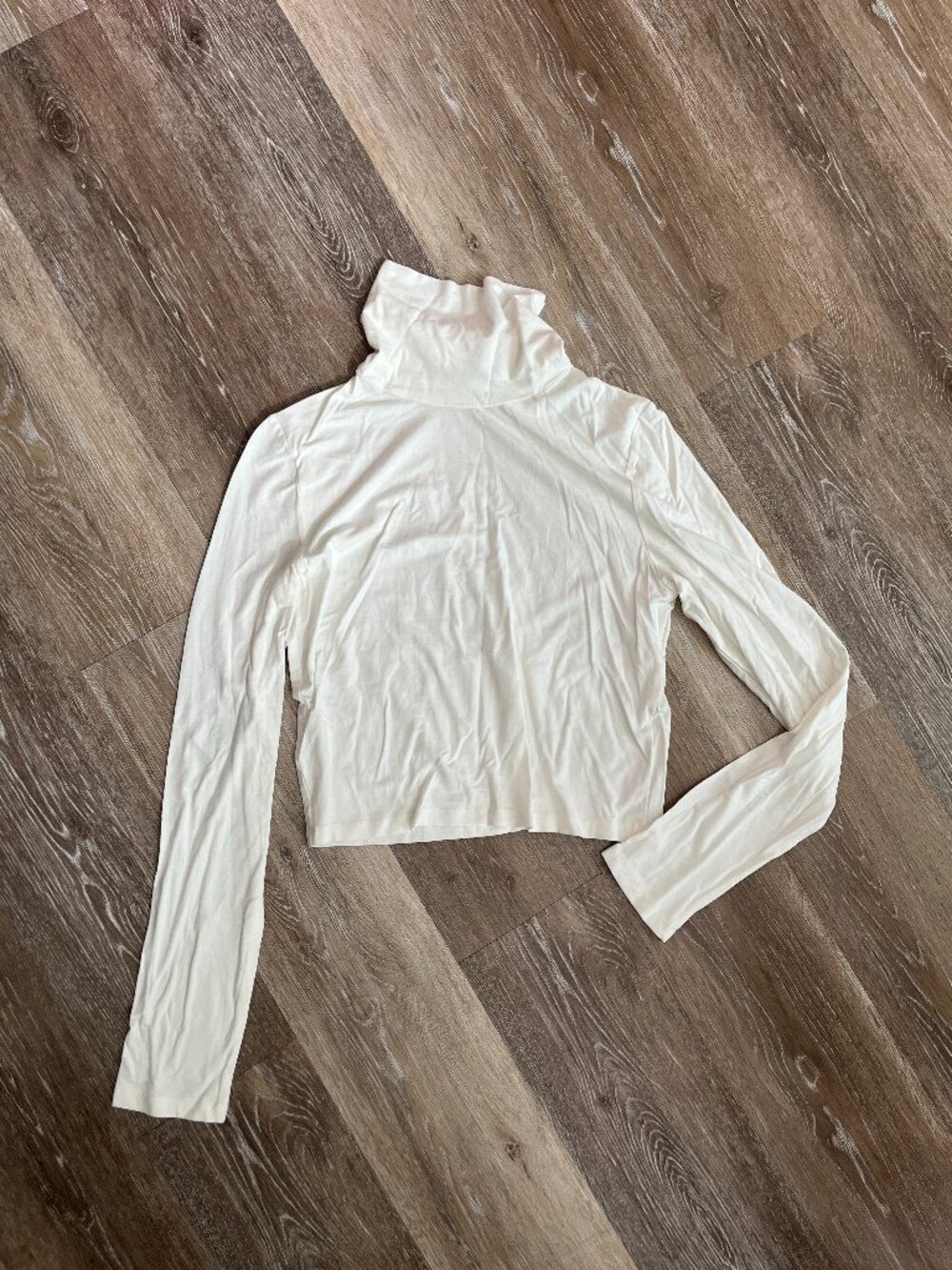 Thin White Lightweight Cropped Long Sleeve Turtleneck